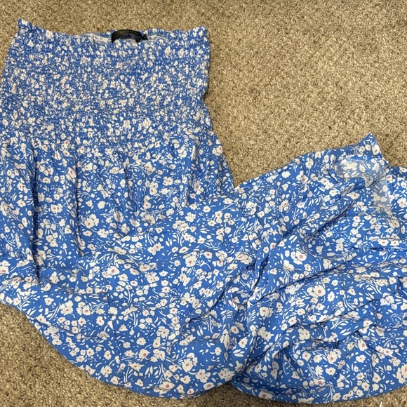 Chic Blue Floral Strapless Dress - Picture 1 of 4